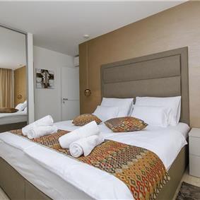 5 bedroom beachfront villa with heated pool near Omis, sleeps 9